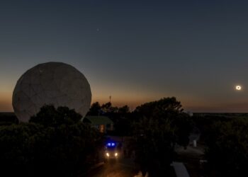 El eclipse total de Sol sume a más de la mitad de España en una profunda e histórica oscuridad