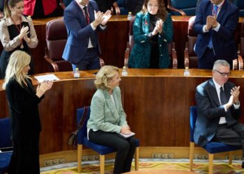 El PSOE reprocha a Ayuso que fiche a expresidentes de PP para que le “apoyen” con el ático y pagados por los madrileños