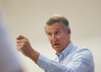 Feijóo reclama a Sánchez decretar el confinamiento en Ceuta por “riesgo sanitario” con la sarna o la tuberculosis