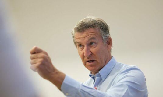 feijoo reclama a sanchez decretar el confinamiento en ceuta por riesgo sanitario con la sarna o la tuberculosis