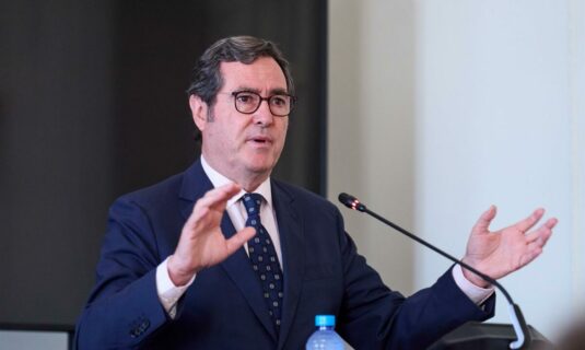 garamendi no tendra rival en las elecciones y sera reelegido presidente de la ceoe el 1 de octubre