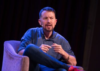 Iglesias asegura que Sánchez premia a Díaz con la OIT: “Va a ser la afiliada de CCOO mejor pagada de la historia”