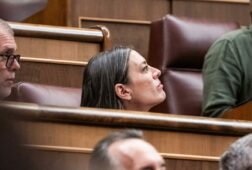junts advierte al psoe que no dara ni un voto si no se deja a cataluna fuera del traslado de menores llegados a ceuta