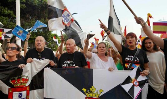 el pp de melilla acusa al gobierno de abandonar a ceuta a su suerte y pide el retorno a marruecos de los migrantes