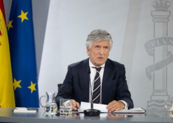 Marlaska reitera que no hubo “ningún informe” del CNI que alertara sobre una entrada masiva de migrantes en Ceuta