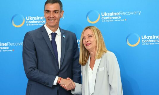 el gobierno restablece los controles fronterizos a los viajeros procedentes de italia