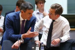 el gobierno sueco cree que regularizaciones como la espanola pueden llevar a una crisis migratoria similar a la de 2015