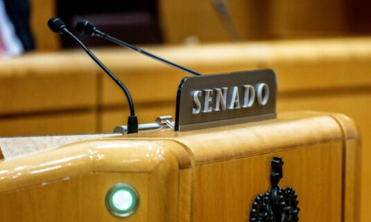 el senado gasta casi 300 000 euros en prorrogar nueve meses su servicio de cafeteria