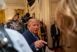 trump pide a sus senadores que espabilen en las proximas legislativas o sera el ultimo presidente republicano