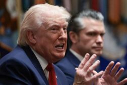 trump dice que ya solo negocia a medias con iran mientras espera a que teheran se desgaste por las sanciones