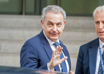 El juez autoriza a la Policía a investigar las cuentas bancarias de Zapatero, sus hijas y su secretaria