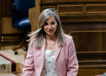 Archivo - La portavoz de Sumar en el Congreso, Verónica Martinez Barbero, durante una sesión plenaria extraordinaria, en