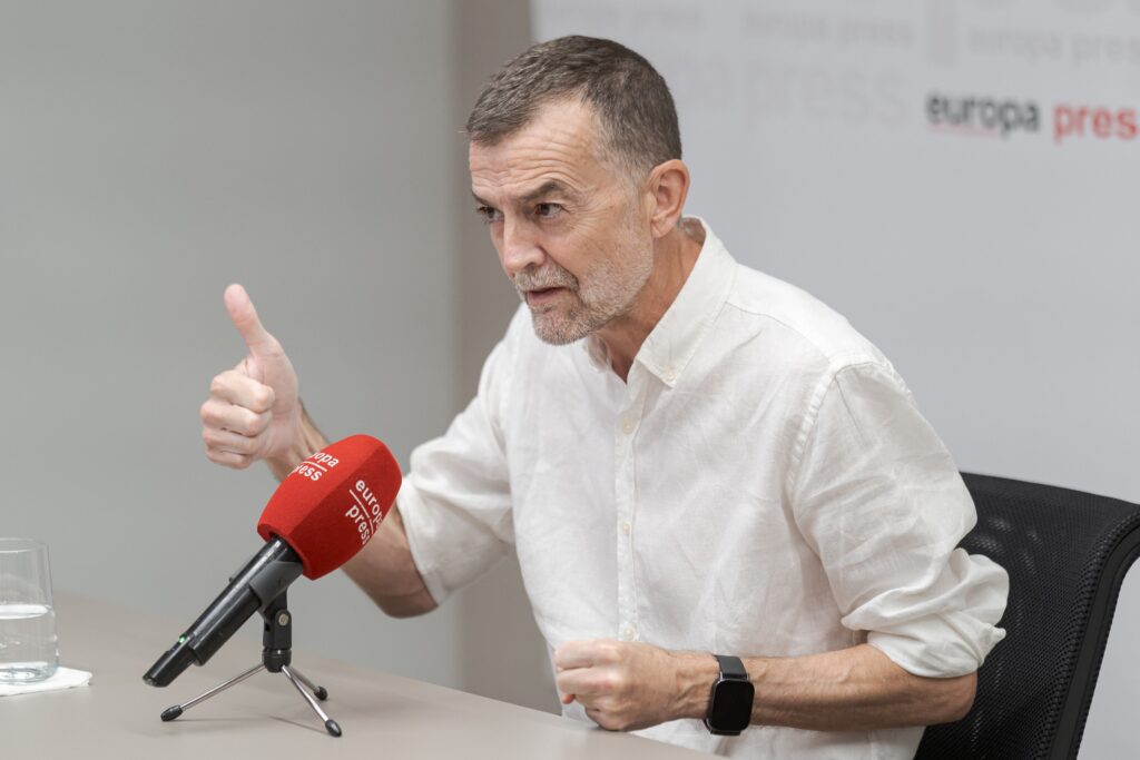 Archivo - El coordinador federal de IU, Antonio Maíllo, durante una entrevista para Europa Press, a 6 de agosto de 2026,