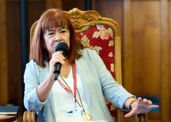La presidenta del PSOE, Cristina Narbona, durante la mesa redonda sobre la postura de la Unión Europea ante la emergenci
