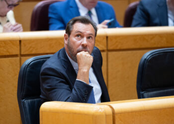 El ministro de Transportes y Movilidad Sostenible, Óscar Puente, durante una sesión plenaria en el Senado, a 8 de septie