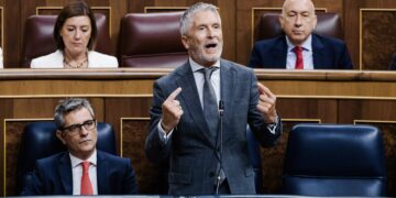 Archivo - El ministro de Interior, Fernando Grande-Marlaska, interviene durante un pleno en el Congreso de los Diputados
