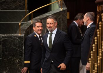 El presidente de Vox, Santiago Abascal, a su salida de una sesión plenaria en el Congreso.