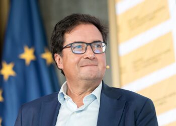 El ministro para la Transformación Digital y de la Función Pública, Óscar López, participa en un diálogo con el director