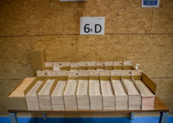 Archivo - Votaciones en los colegios electorales. Elecciones 4-M 2021 Madrid
