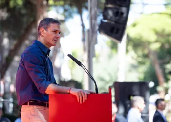El presidente del Gobierno y secretario general del PSOE, Pedro Sánchez, en la Fiesta de la Rosa 2026 en Gavà (Barcelona