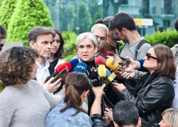 Archivo - La ex alcaldesa de Barcelona, Ada Colau, ofrece declaraciones a los medios a su llegada a la Audiencia Naciona