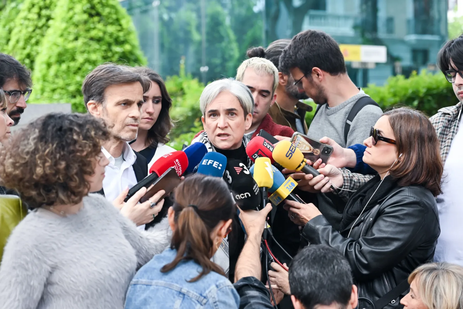 Archivo - La ex alcaldesa de Barcelona, Ada Colau, ofrece declaraciones a los medios a su llegada a la Audiencia Naciona
