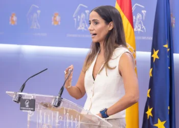 La diputada de Sumar Tesh Sidi durante una rueda de prensa, en el Congreso de los Diputados, a 22 de septiembre de 2026,