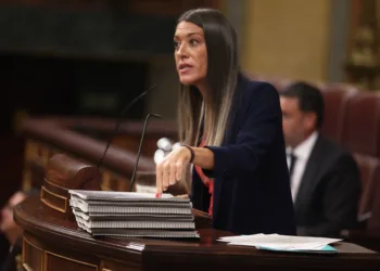 La portavoz de Junts en el Congreso, Miriam Nogueras, interviene durante una sesión plenaria en el Congreso de los Diput