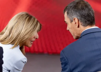 El presidente del Gobierno, Pedro Sánchez, y la vicepresidenta segunda y ministra de Trabajo y Economía Social, Yolanda