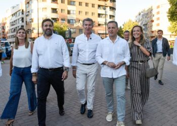 Feijóo se compromete “a volver otra vez a unir a los ciudadanos” durante su visita a la Feria de Albacete
