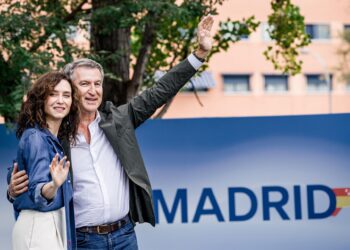 Feijóo exhibe sintonía con Ayuso y acuña su lema para “ganar con ganas”: “Estoy muy orgulloso del PP de Madrid”