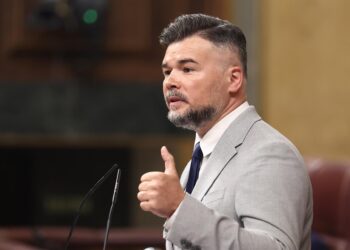 Rufián acusa al Gobierno de entregar su “dignidad” en Ceuta y dice que “no se sostiene” que Marruecos no esté implicado