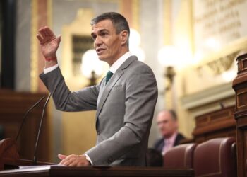 Sánchez promete a Ceuta 100 millones más de ayudas, trato especial en la UE y una visita del Rey “en próximas semanas”