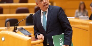Vox reta al PP a apoyar en el Senado la retirada del embajador español en Marruecos