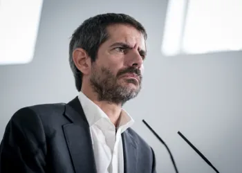 El ministro de Cultura, Ernest Urtasun, durante una rueda de prensa de los partidos que integran el espacio conformado p