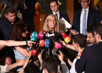 Archivo - El consejero de Economía y Hacienda de Madrid, Rocío Albert,  atiende a los medios después de una reunión del