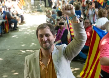 Archivo - El  eurodiputado  electo de Junts, Toni Comín, durante la celebración del V aniversario de Junts, en la plaza