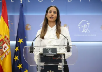 La diputada de Sumar Tesh Sidi durante una rueda de prensa en el Congreso de los Diputados, a 15 de septiembre de 2026,