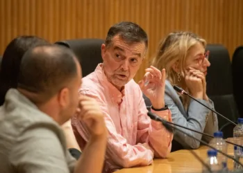 El coordinador Federal de Izquierda Unida, Antonio Maíllo (c), clausura la Jornada 'Nacionalidad española de los descend