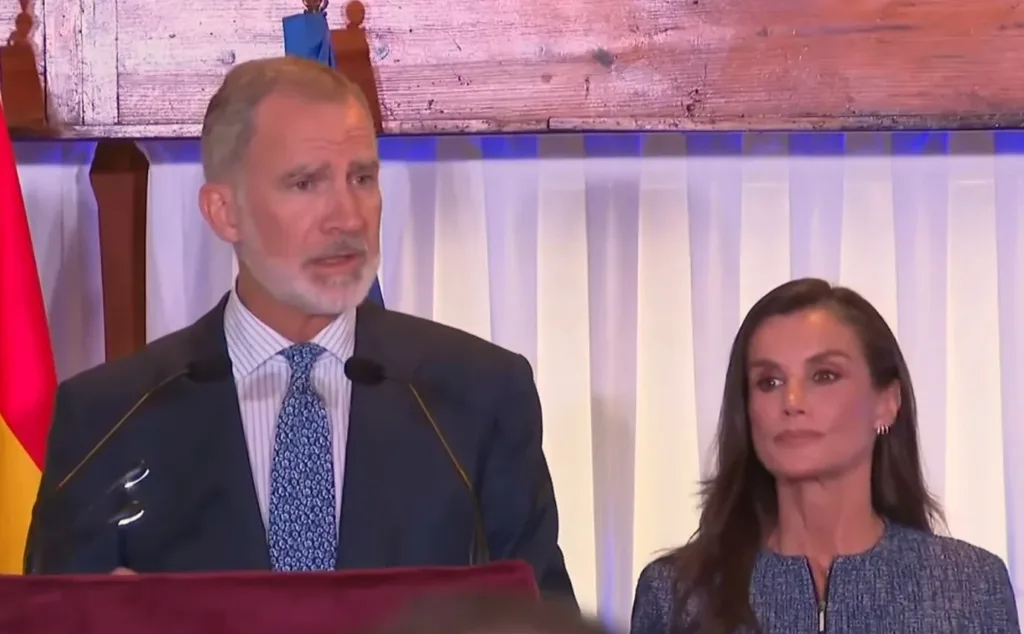 El Rey ofrece un discurso durante su histórica visita a Ceuta.