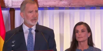 El Rey ofrece un discurso durante su histórica visita a Ceuta.