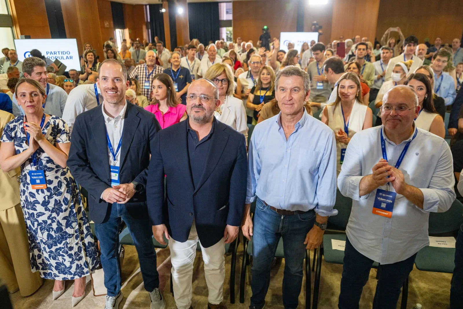 Archivo - El presidente de PP de Cataluña, Alejandro Fernández, el presidente del PP, Alberto Núñez-Feijóo, y el secreta