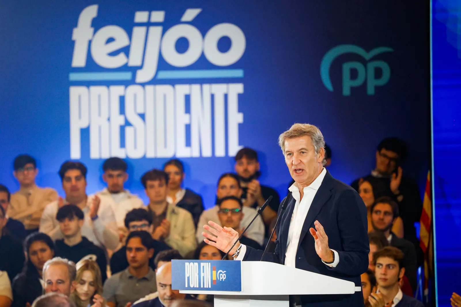 El presidente del Partido Popular, Alberto Núñez Feijóo, durante un acto de precampaña del PP, en el Palau de Congressos