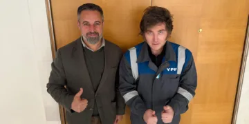 Archivo - El presidente de Vox, Santiago Abascal, con el presidente argentino, Javier Milei, en Madrid.