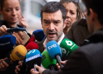 El ministro de Derechos Sociales, Consumo y Agenda 2030, Pablo Bustinduy, atiende a los medios de comunicación, a 23 de