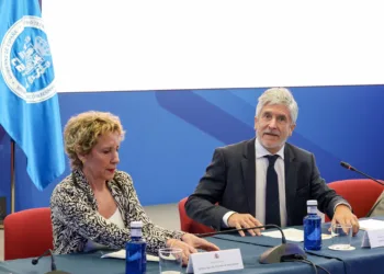 Archivo - El ministro del Interior, Fernando Grande-Marlaska, y la secretaria de Estado de Seguridad, Aina Calvo, durant