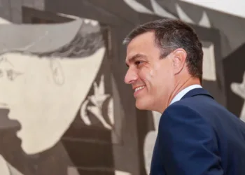 Archivo - El presidente del Gobierno, Pedro Sánchez, durante su visita al Museo Nacional Centro de Arte Reina Sofía, jun