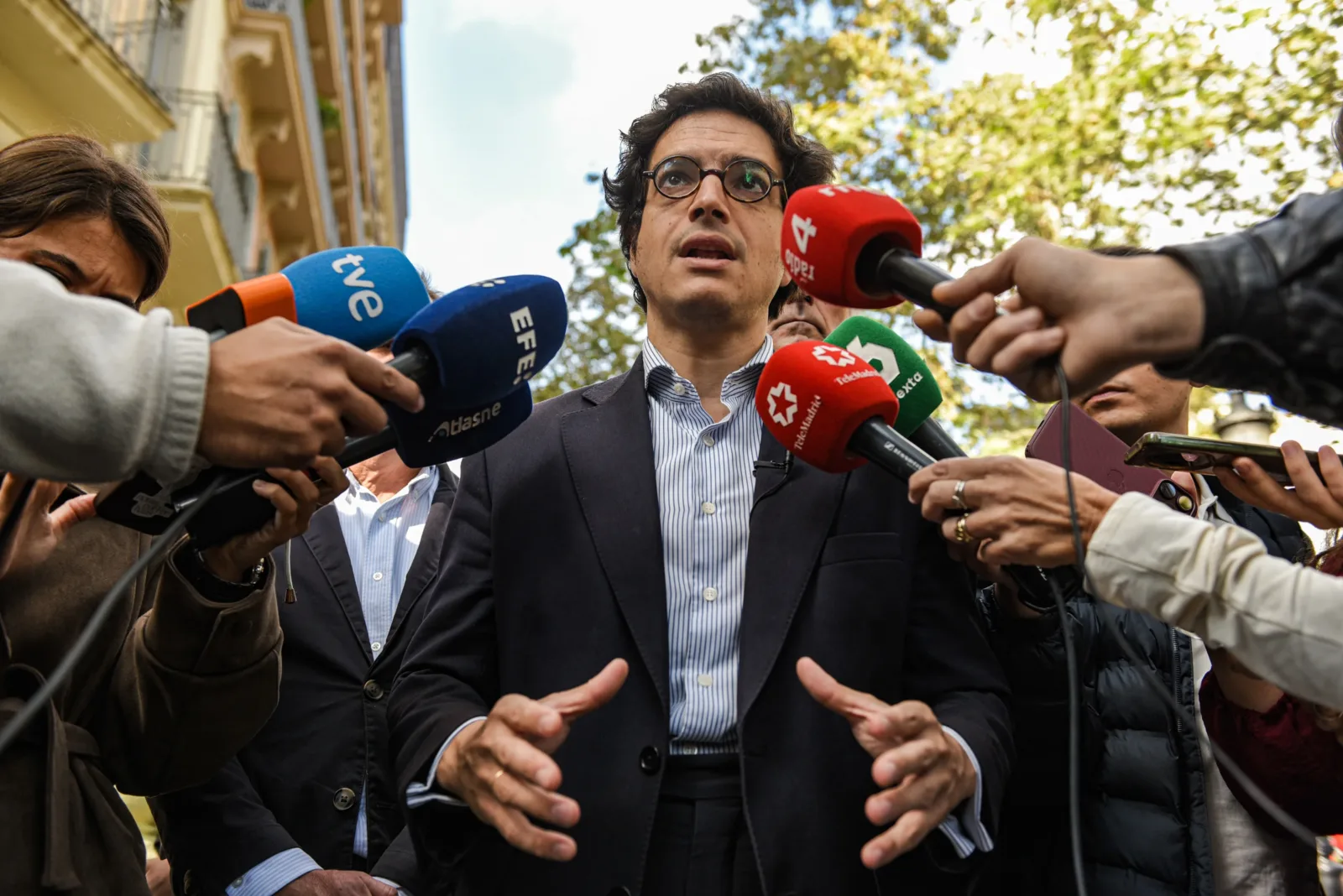 El diputado de Vox José María Figaredo atiende a los medios de comunicación, a 30 de octubre de 2026, en Barcelona, Cata