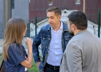 El cabeza de lista de Frente Amplio al Congreso por Madrid junto a los candidatos número 3 y 4 de Comuns-Front Ampli por
