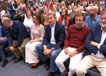 Feijóo protagoniza su primer mitin de precampaña con Ayuso y Almeida